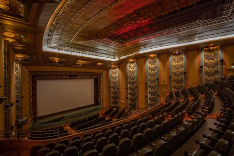Historic cinema's seafood premiere .
